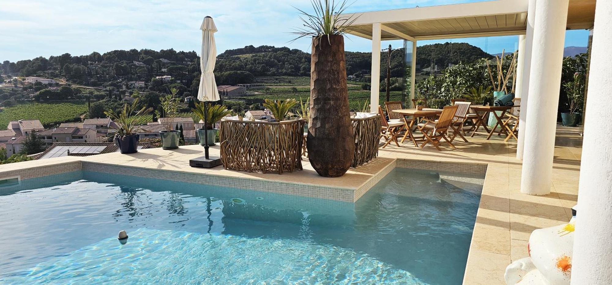 Le Nid Bleu Bed & Breakfast Le Beausset