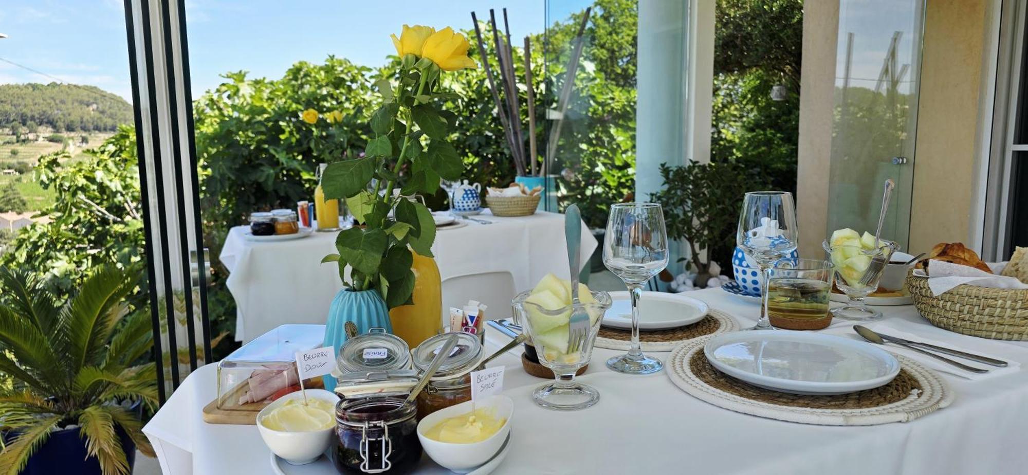 Le Nid Bleu Bed & Breakfast